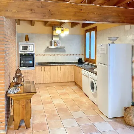 Charming House In Ogassa, Perfect For 10 Guests *