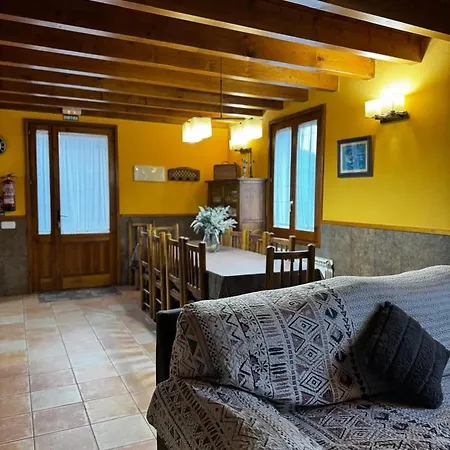 Holiday home Charming House In Ogassa, Perfect For 10 Guests