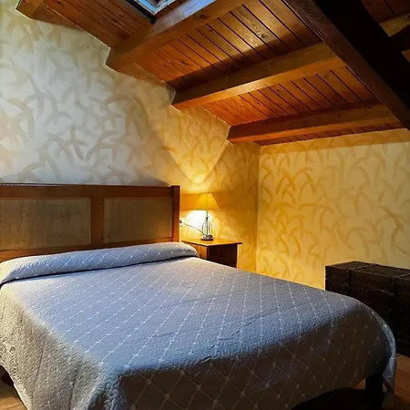 Holiday home Charming House In Ogassa, Perfect For 10 Guests